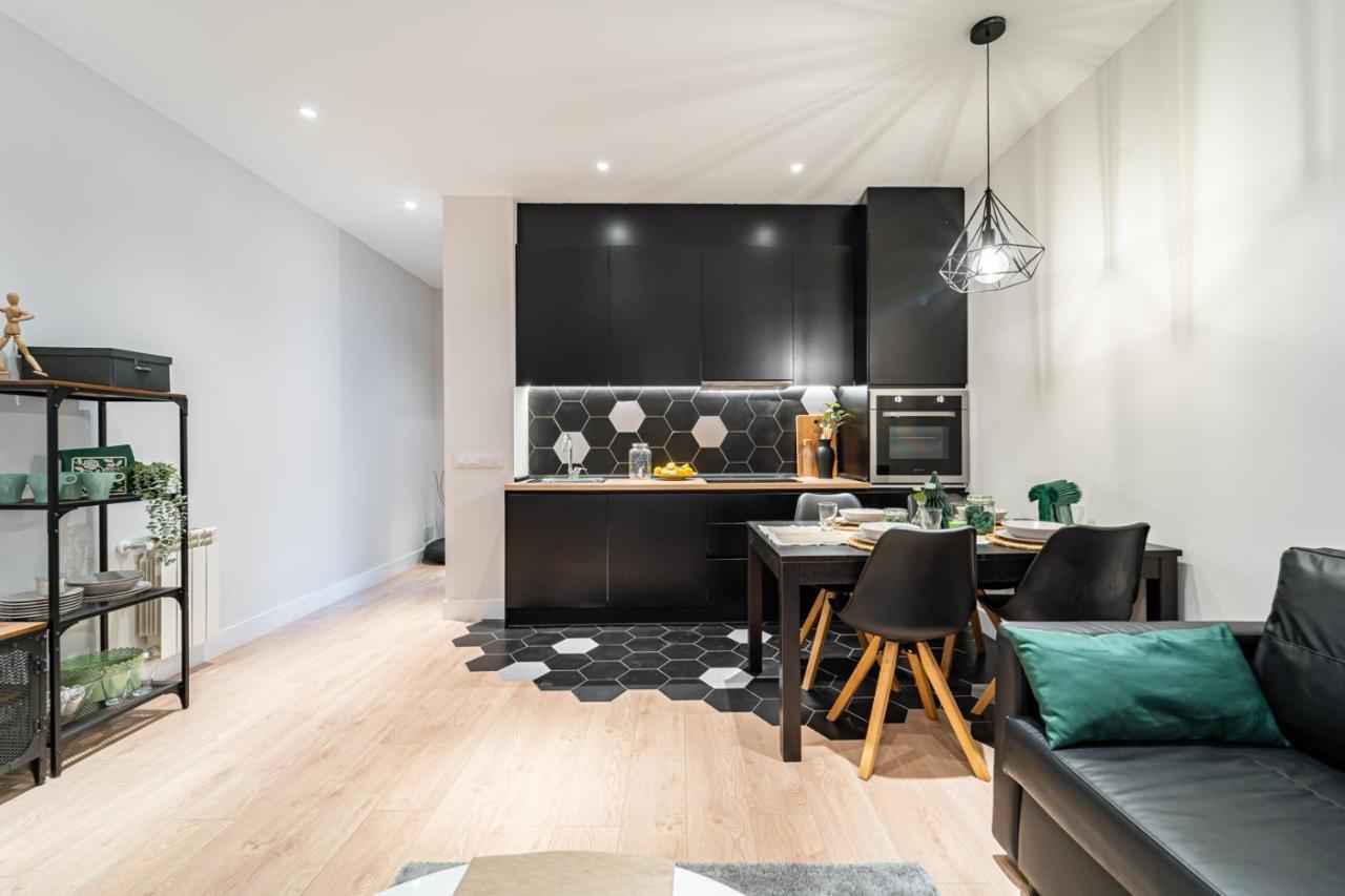 Edsam Madrid Apartments Black Экстерьер фото