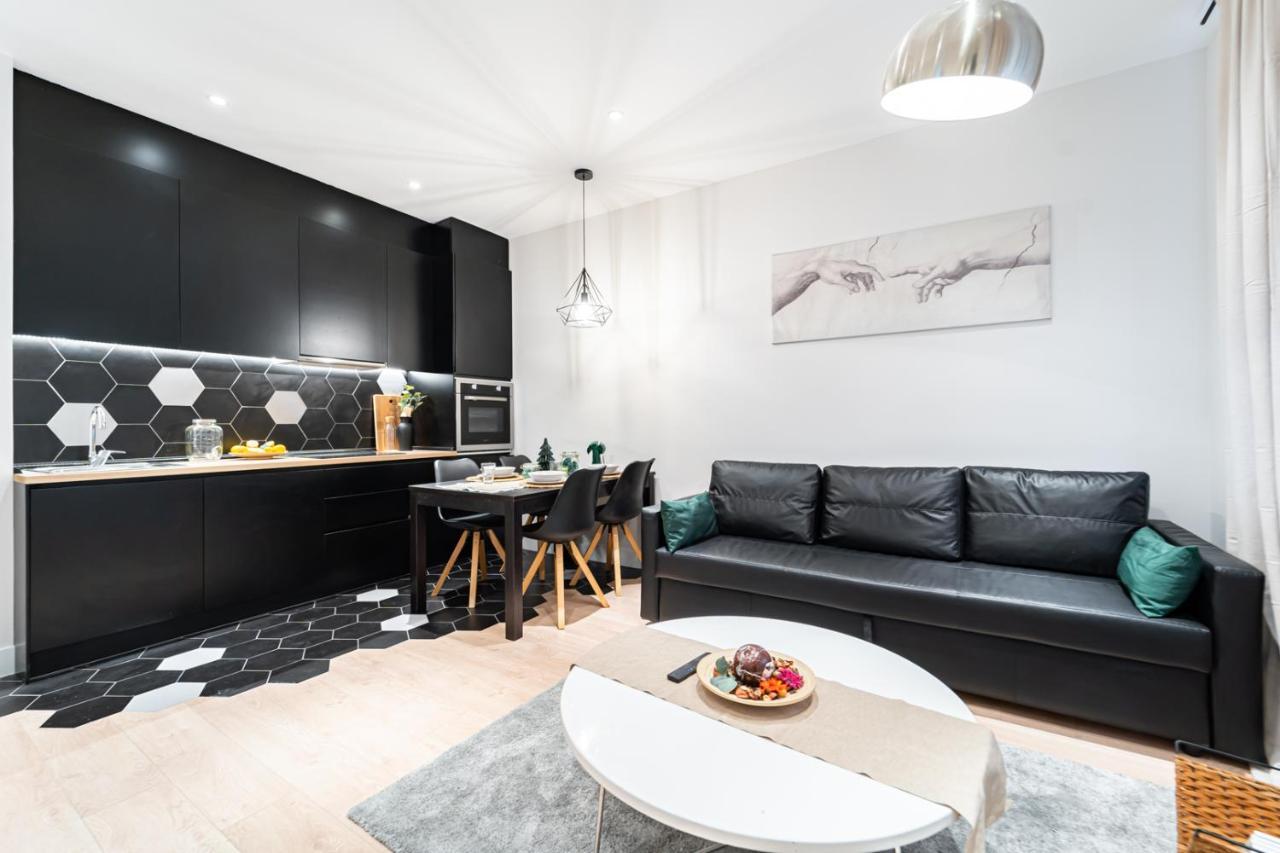 Edsam Madrid Apartments Black Экстерьер фото